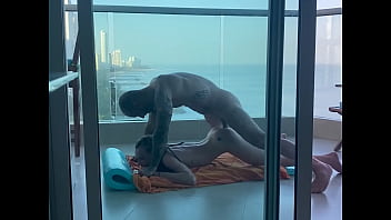 Ii plac barbatii ce dau tare cu pula in ea