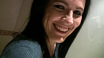 Filme erotice rominesti cu o matura nu e pusa pe graba si face sex usor