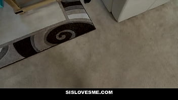 le face tatuaj la pizda si dupa sunt futute