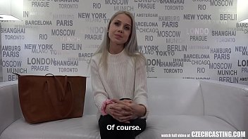 film porno gratuite blonda care face xxx la casting