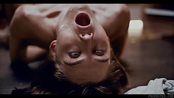 Geme cat o tin plamani atunci ca o baga pe toata in pizda ei mica